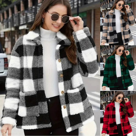 Damski płaszcz zimowy w kratę z guzikami